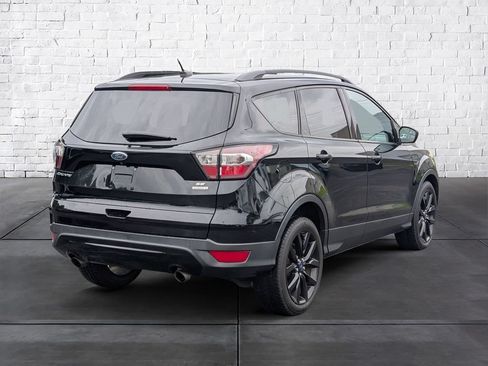 Used 2017 Ford Escape SE w/ SE Sport Appearance Package FWD image 7