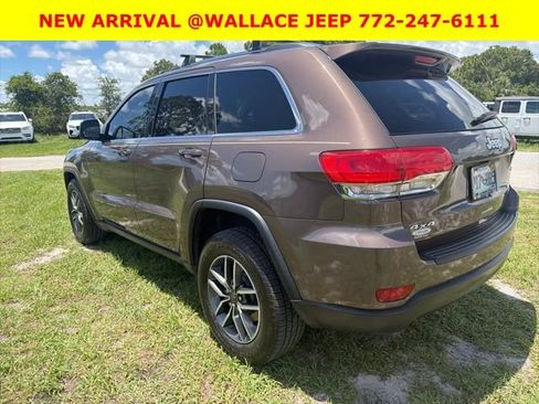 Used 2019 Jeep Grand Cherokee Laredo w/ 18" Wheel & 8.4" Radio Group AWD/4WD image 8