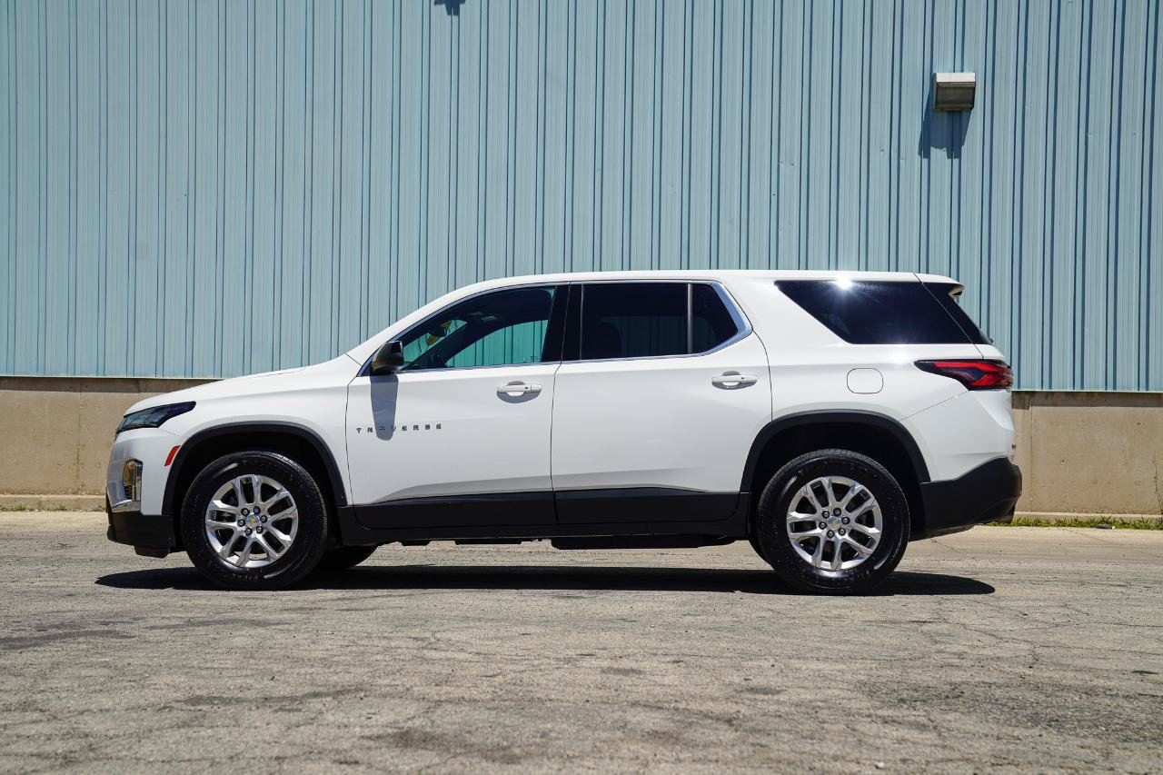 Used 2023 Chevrolet Traverse LS AWD/4WD image 9