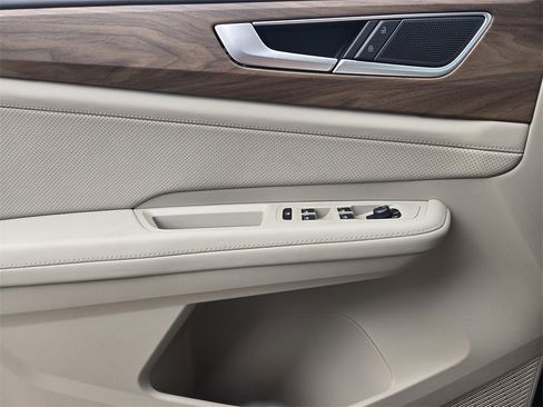 New 2026 Volkswagen Atlas SE image 17