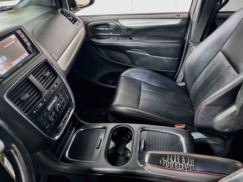 Used 2018 Dodge Grand Caravan GT FWD image 24