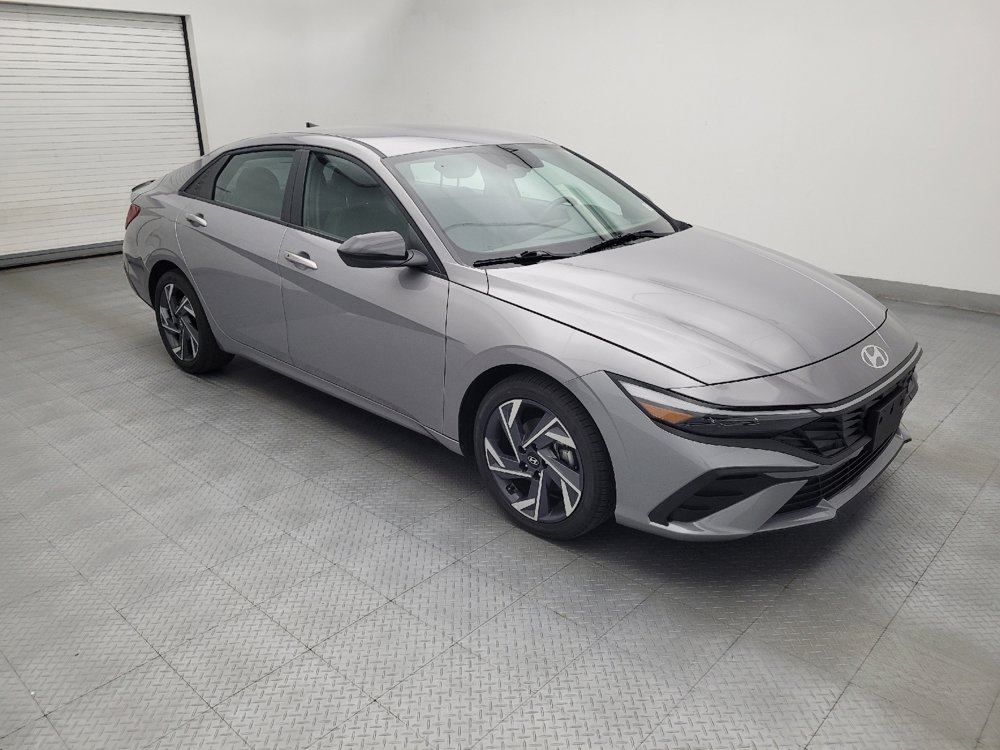 Used 2025 Hyundai Elantra Sport FWD image 11