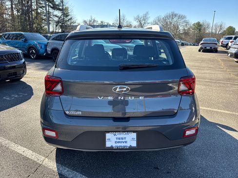 Certified 2024 Hyundai Venue SEL image 6