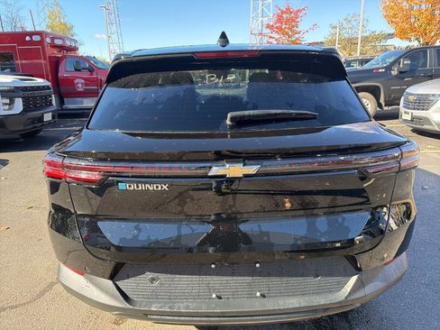 New 2026 Chevrolet Equinox EV LT image 4