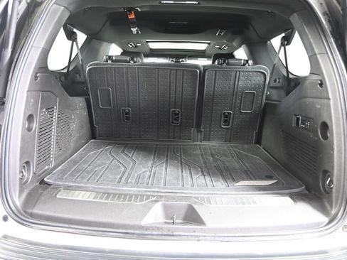 Used 2021 Chevrolet Suburban High Country AWD/4WD image 17
