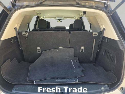 Used 2025 Nissan Pathfinder SL image 8