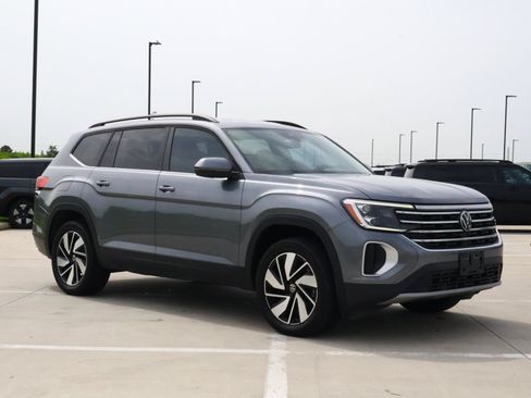 Used 2024 Volkswagen Atlas SE FWD image 6