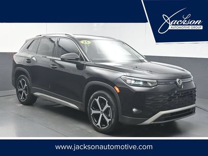 Used 2025 Volkswagen Tiguan SE