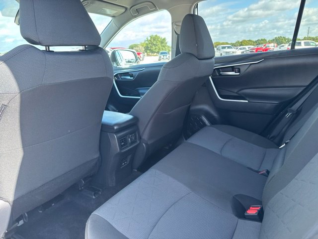 Used 2025 Toyota RAV4 XLE AWD/4WD image 17