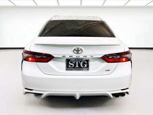 Used 2024 Toyota Camry SE FWD image 5