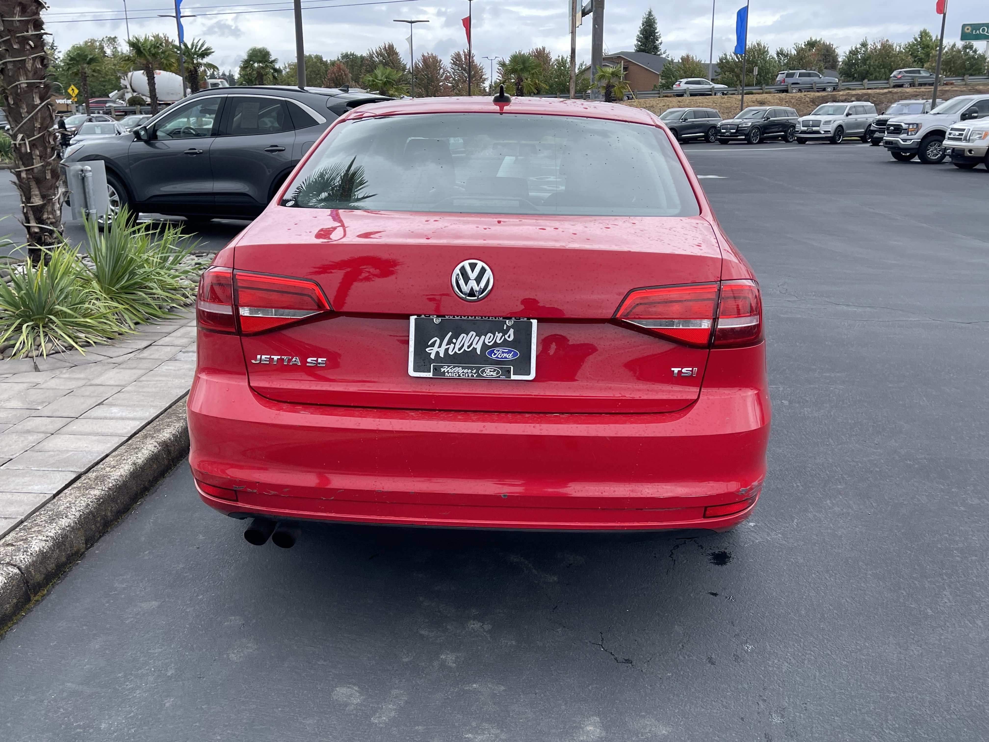 Used 2015 Volkswagen Jetta SE FWD image 4