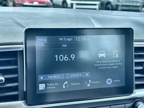 Used 2025 Hyundai Venue SEL FWD image 18