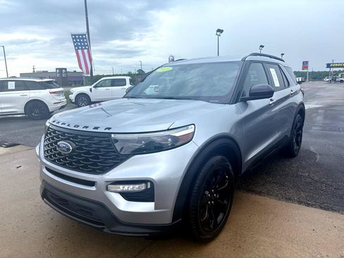 Used 2023 Ford Explorer ST-Line w/ Class IV Trailer Tow Package image 8