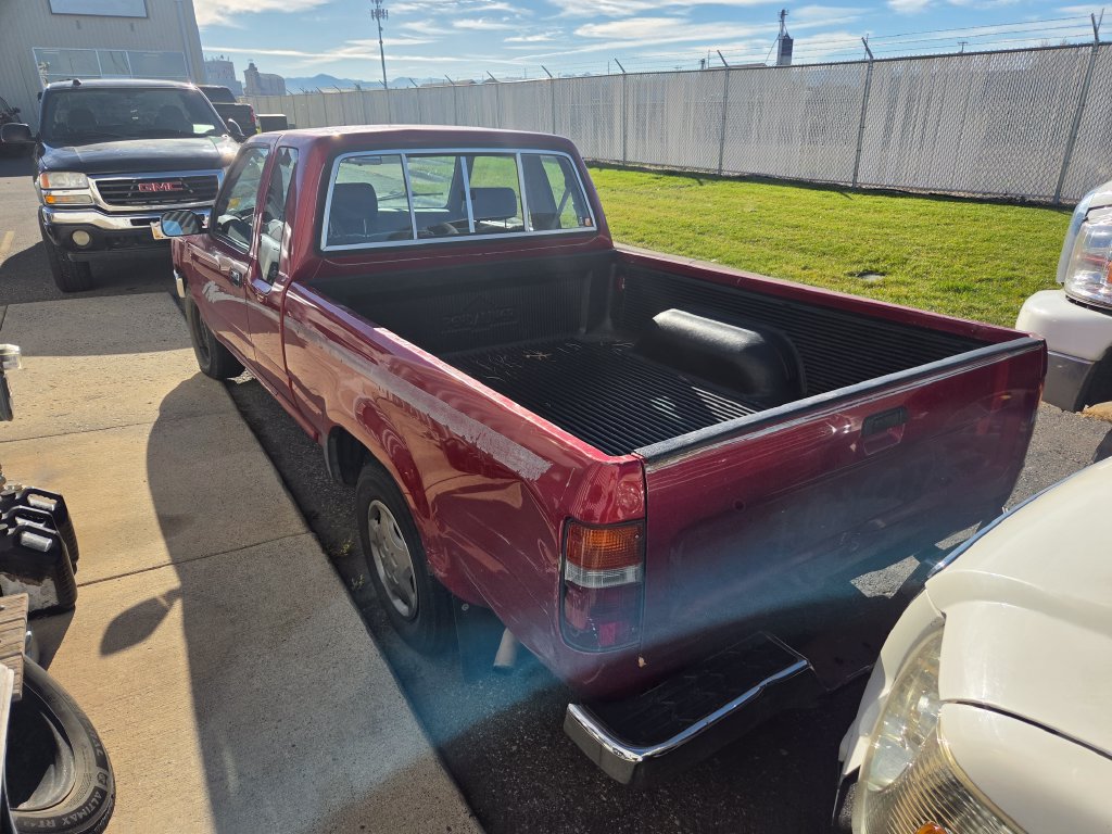 Used 1993 Toyota Pickup Deluxe RWD image 2