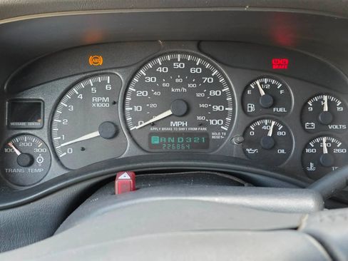 Used 2002 Chevrolet Silverado 2500 LS w/ Off-Road Skid Plate Pkg AWD/4WD image 18