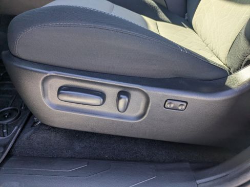 Certified 2022 Toyota Tacoma TRD Off-Road image 12