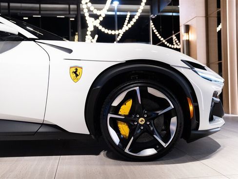 Used 2026 Ferrari Purosangue AWD/4WD image 31