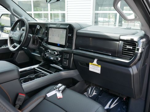 New 2025 Ford F250 Lariat w/ Lariat Ultimate Package image 29