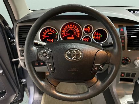 Used 2010 Toyota Tundra 4x4 CrewMax image 13