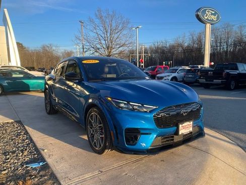 Certified 2025 Ford Mustang Mach-E GT image 2