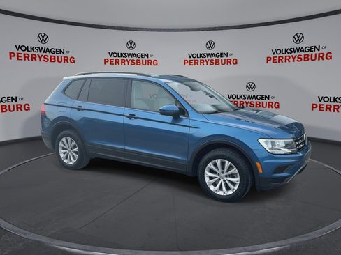 Used 2020 Volkswagen Tiguan S image 2