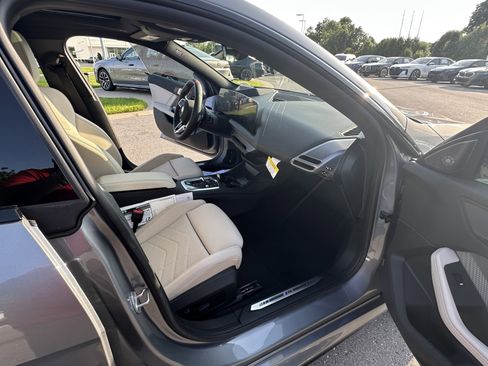 Used 2025 BMW M235i xDrive w/ Premium Package image 31