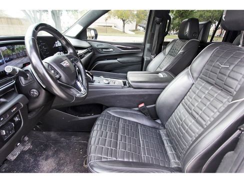 Used 2023 Cadillac Escalade ESV V image 6