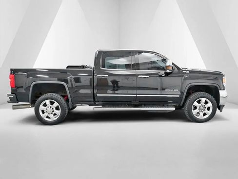 Used 2019 GMC Sierra 2500 SLT w/ Driver Alert Package AWD/4WD image 8