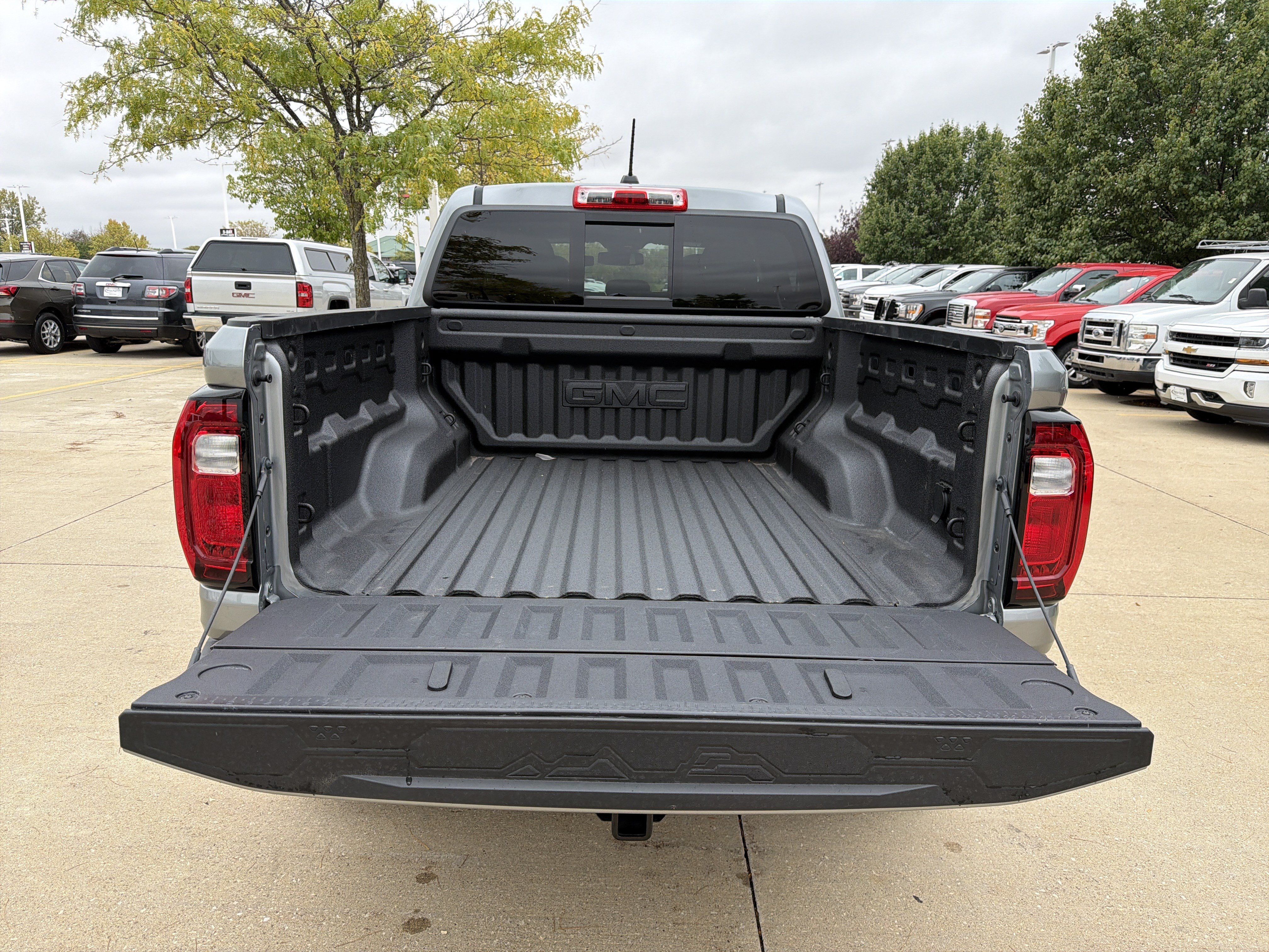 Used 2024 GMC Canyon AT4 w/ AT4 Premium Package AWD/4WD image 6