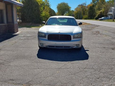 Used 2009 Dodge Charger SXT image 3