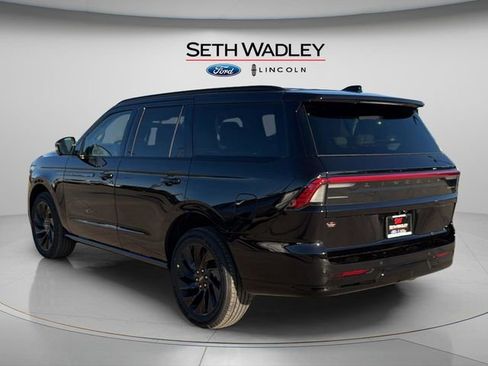 New 2026 Lincoln Navigator Reserve w/ Jet Appearance Package image 5