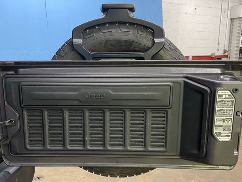 Used 2020 Jeep Wrangler Sport image 37