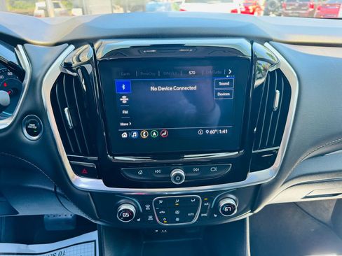 Used 2020 Chevrolet Traverse LT w/ LT Premium Package AWD/4WD image 17