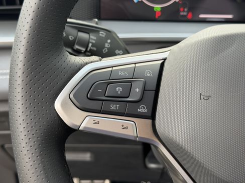New 2026 Volkswagen Tiguan SE R-Line AWD/4WD image 33