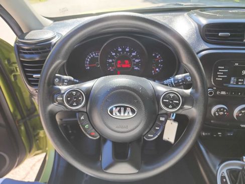 Used 2017 Kia Soul FWD image 12