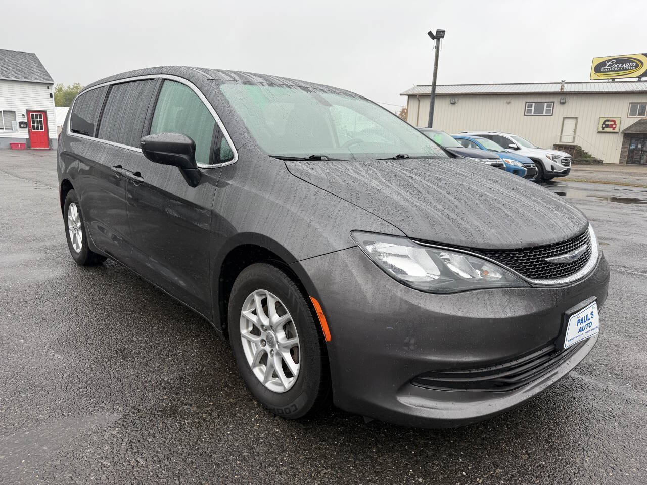 Used 2017 Chrysler Pacifica Touring FWD image 1