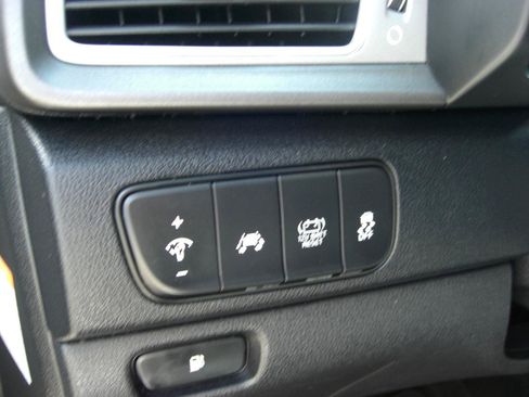 Used 2019 Kia Niro LX FWD image 11