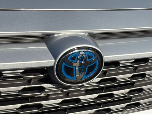 Used 2019 Toyota RAV4 XSE w/ XSE Weather Package AWD/4WD image 10