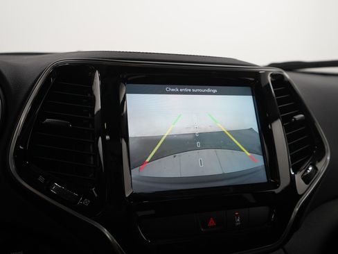 Used 2022 Jeep Cherokee Limited AWD/4WD image 28