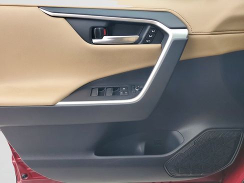 Certified 2021 Toyota RAV4 Limited AWD/4WD image 25