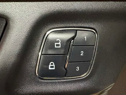 Used 2017 Lincoln MKC Select w/ Select Plus Package AWD/4WD image 35