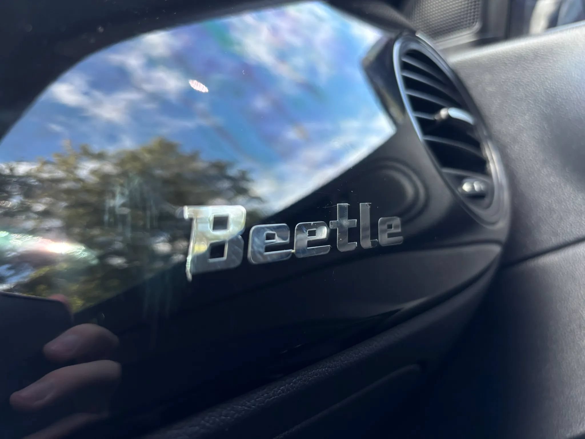 Used 2018 Volkswagen Beetle 2.0T S FWD image 41