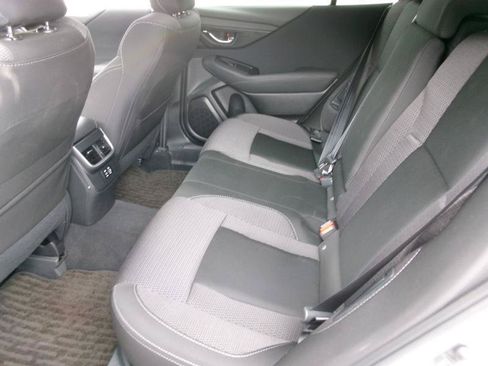 Used 2025 Subaru Outback Premium AWD/4WD image 9