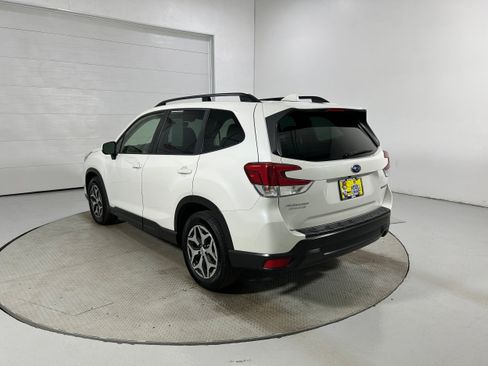 Used 2020 Subaru Forester Premium AWD/4WD image 22