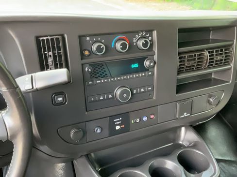 Used 2022 GMC Savana 2500 w/ Driver Convenience Package RWD image 16