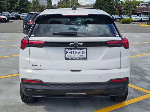 New 2027 Chevrolet Bolt LT w/ Comfort Package FWD image 4