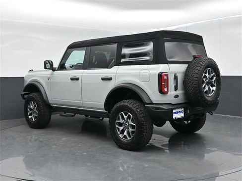 Used 2021 Ford Bronco Badlands image 6