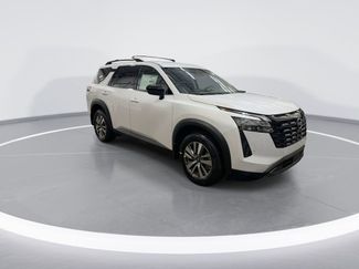 New 2026 Nissan Pathfinder SL video 2