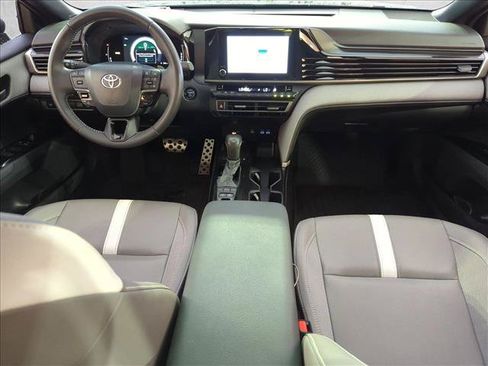 Certified 2025 Toyota Camry SE FWD image 17
