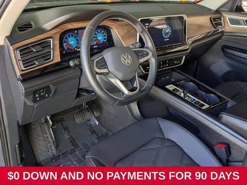 Used 2025 Volkswagen Atlas SE AWD/4WD image 14
